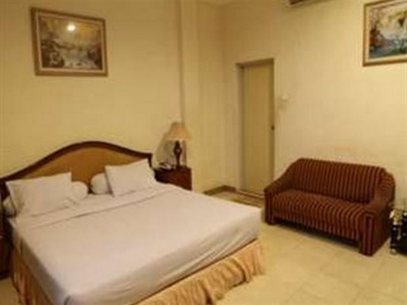 Hotel Harapan Makassar Exteriör bild