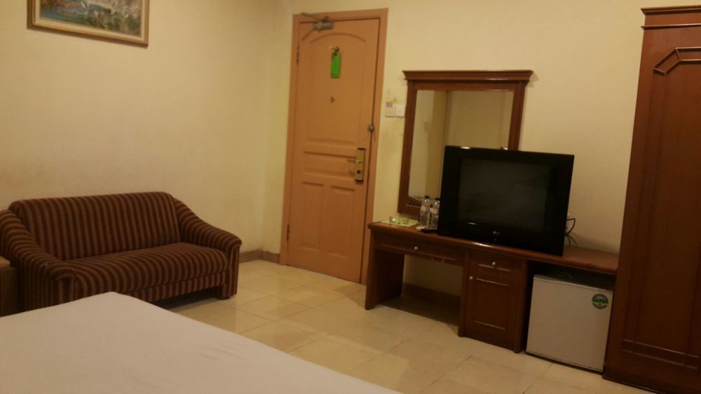 Hotel Harapan Makassar Exteriör bild